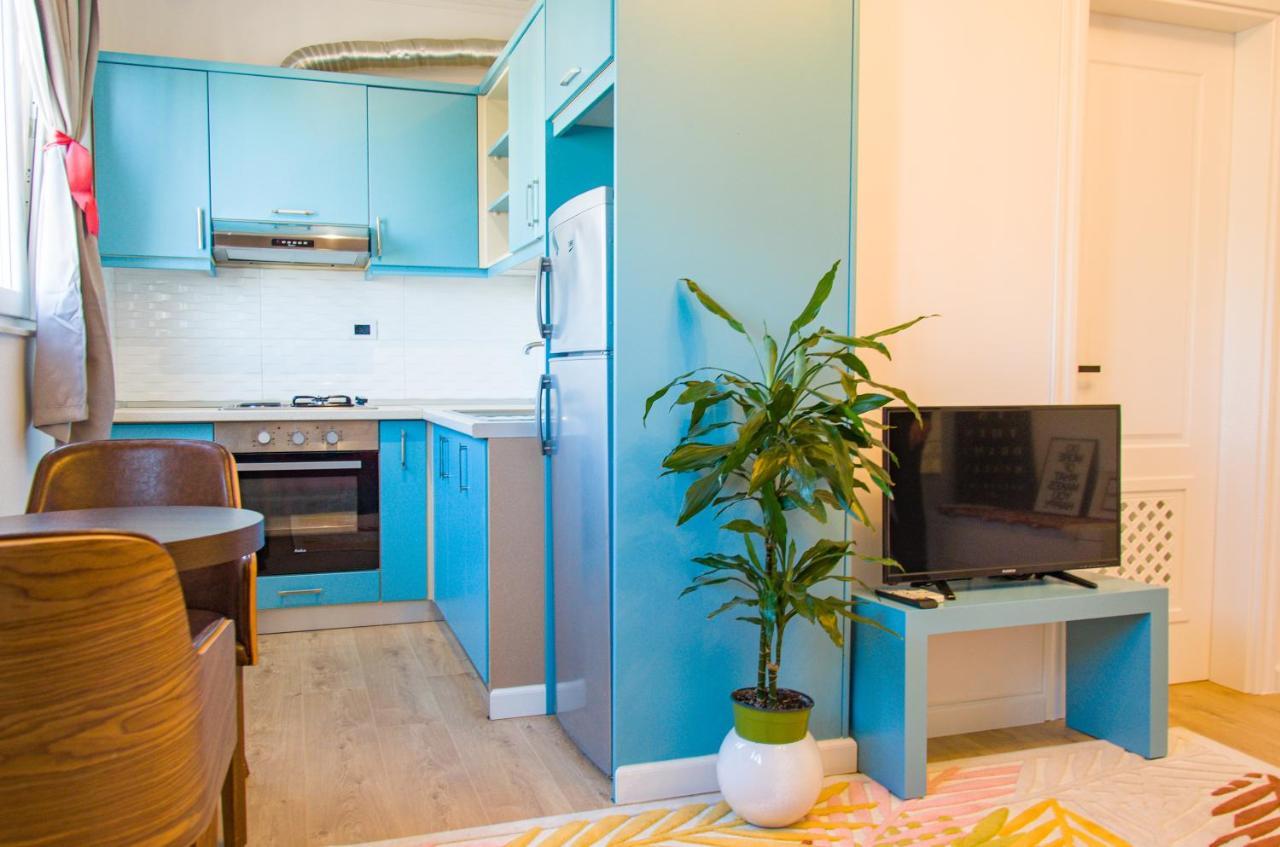 Bright Apartment Close To City Center Тирана Екстериор снимка