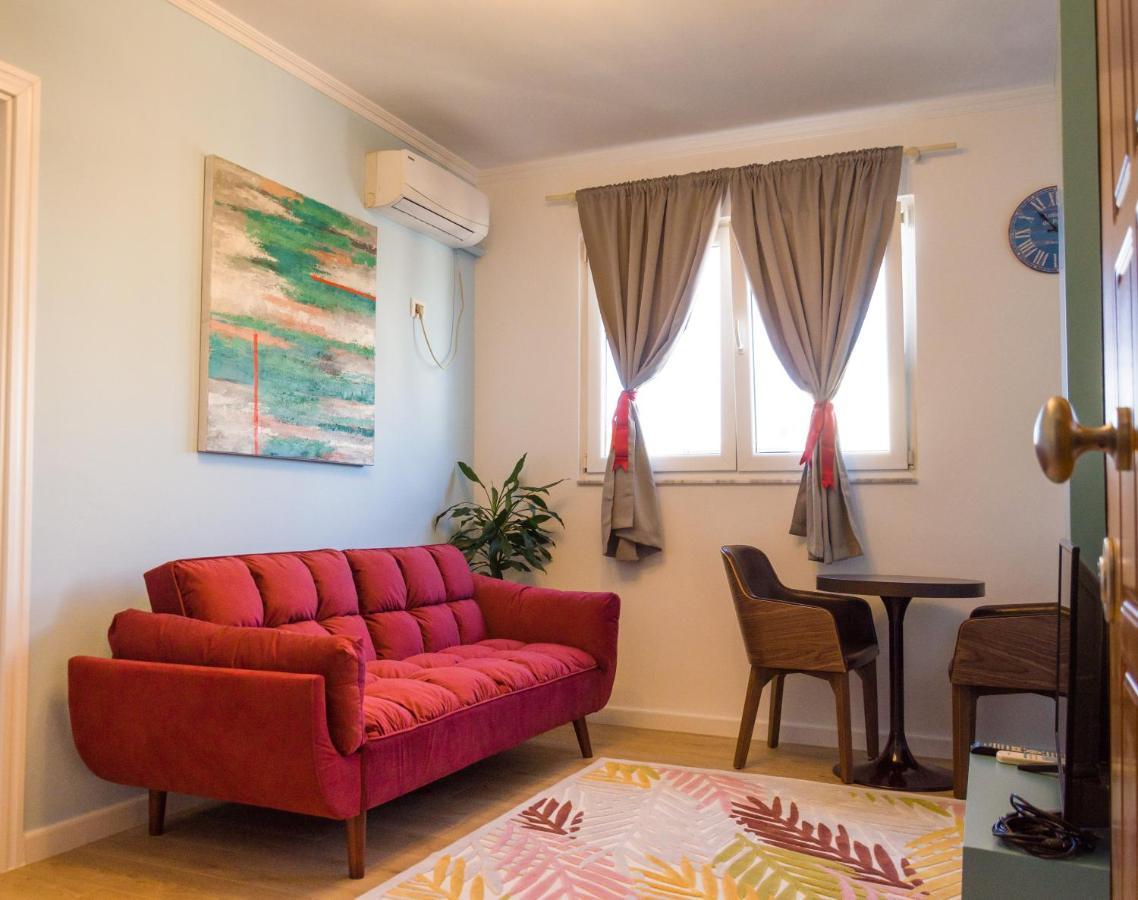 Bright Apartment Close To City Center Тирана Екстериор снимка